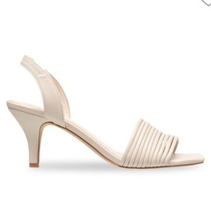 NEW! HALSTON HERITAGE Hong Kong Bone Color Heeled Sandals 9.